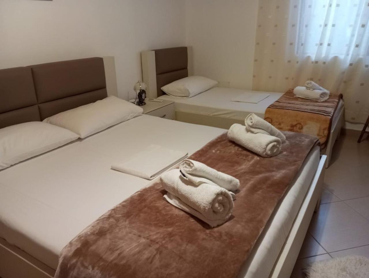 Dhimitri'S Guest House Μπεράτ Εξωτερικό φωτογραφία