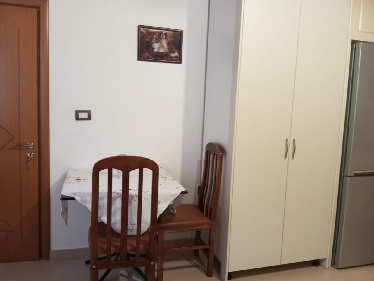 Dhimitri'S Guest House Μπεράτ Εξωτερικό φωτογραφία
