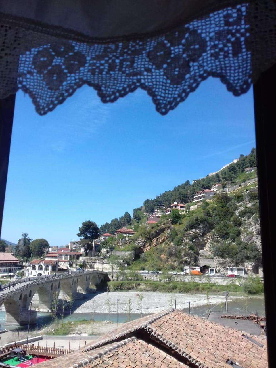 Dhimitri'S Guest House Μπεράτ Εξωτερικό φωτογραφία