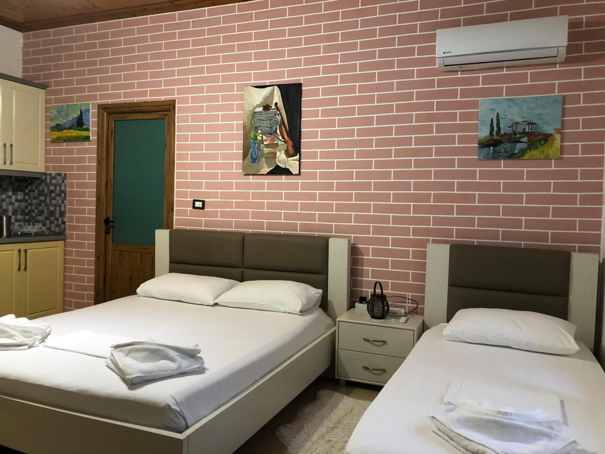 Dhimitri'S Guest House Μπεράτ Εξωτερικό φωτογραφία