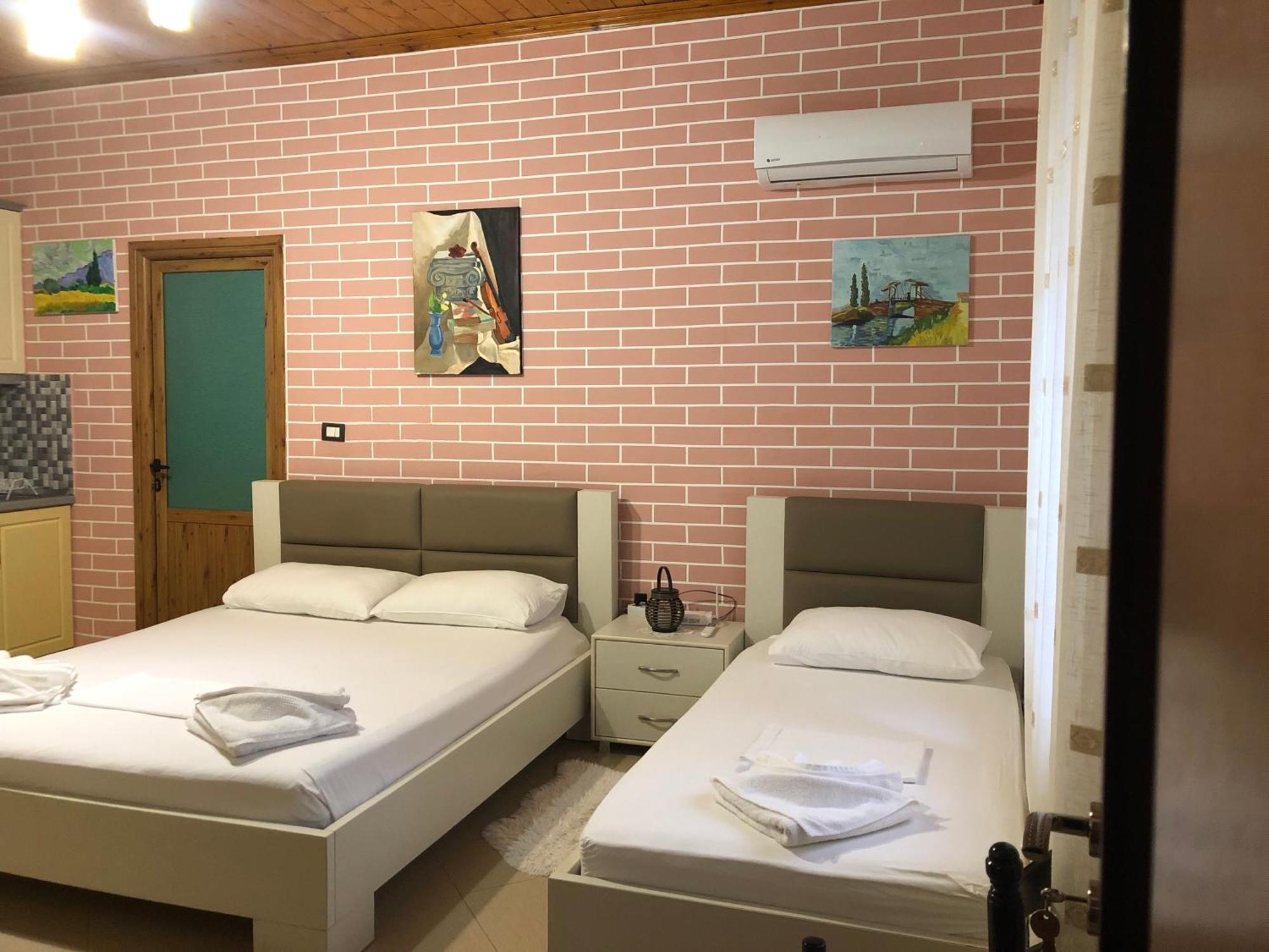 Dhimitri'S Guest House Μπεράτ Εξωτερικό φωτογραφία