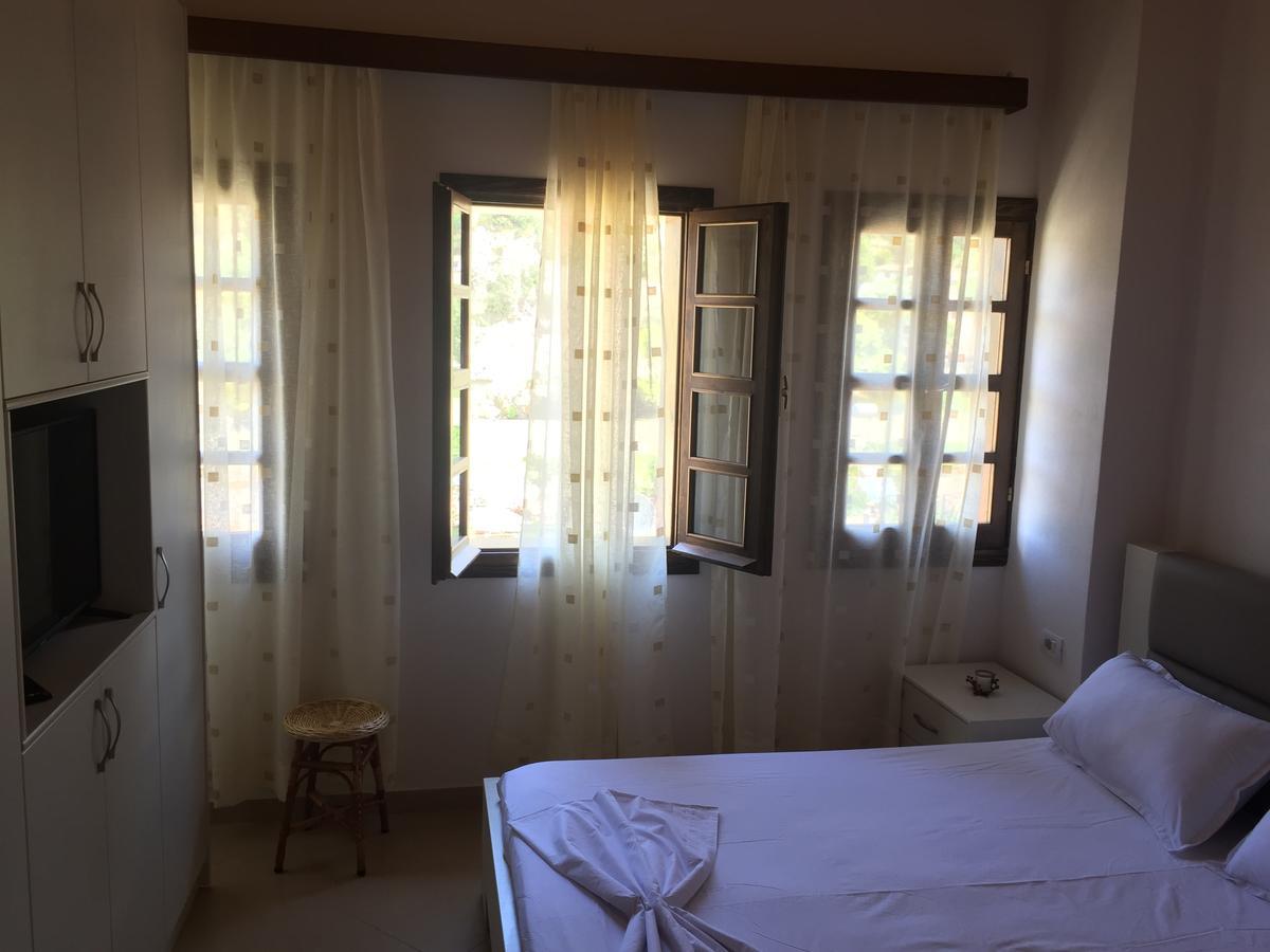 Dhimitri'S Guest House Μπεράτ Εξωτερικό φωτογραφία