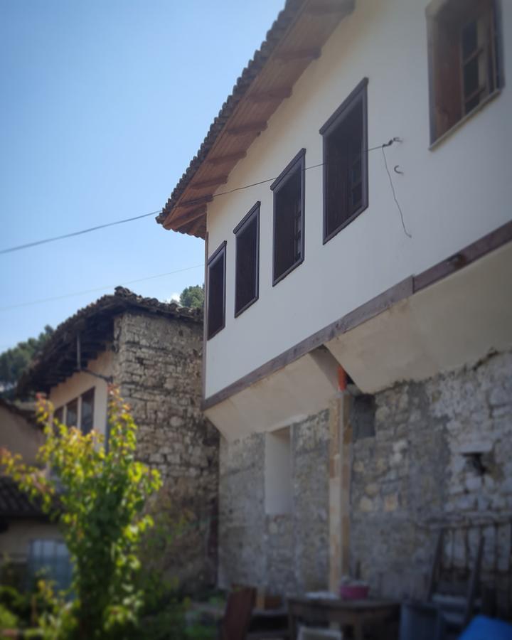 Dhimitri'S Guest House Μπεράτ Εξωτερικό φωτογραφία