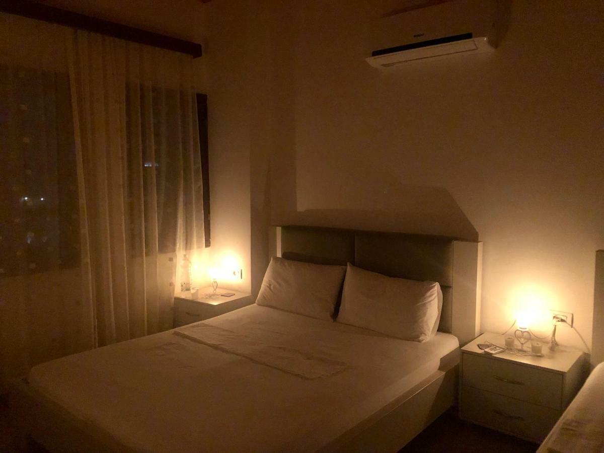 Dhimitri'S Guest House Μπεράτ Εξωτερικό φωτογραφία