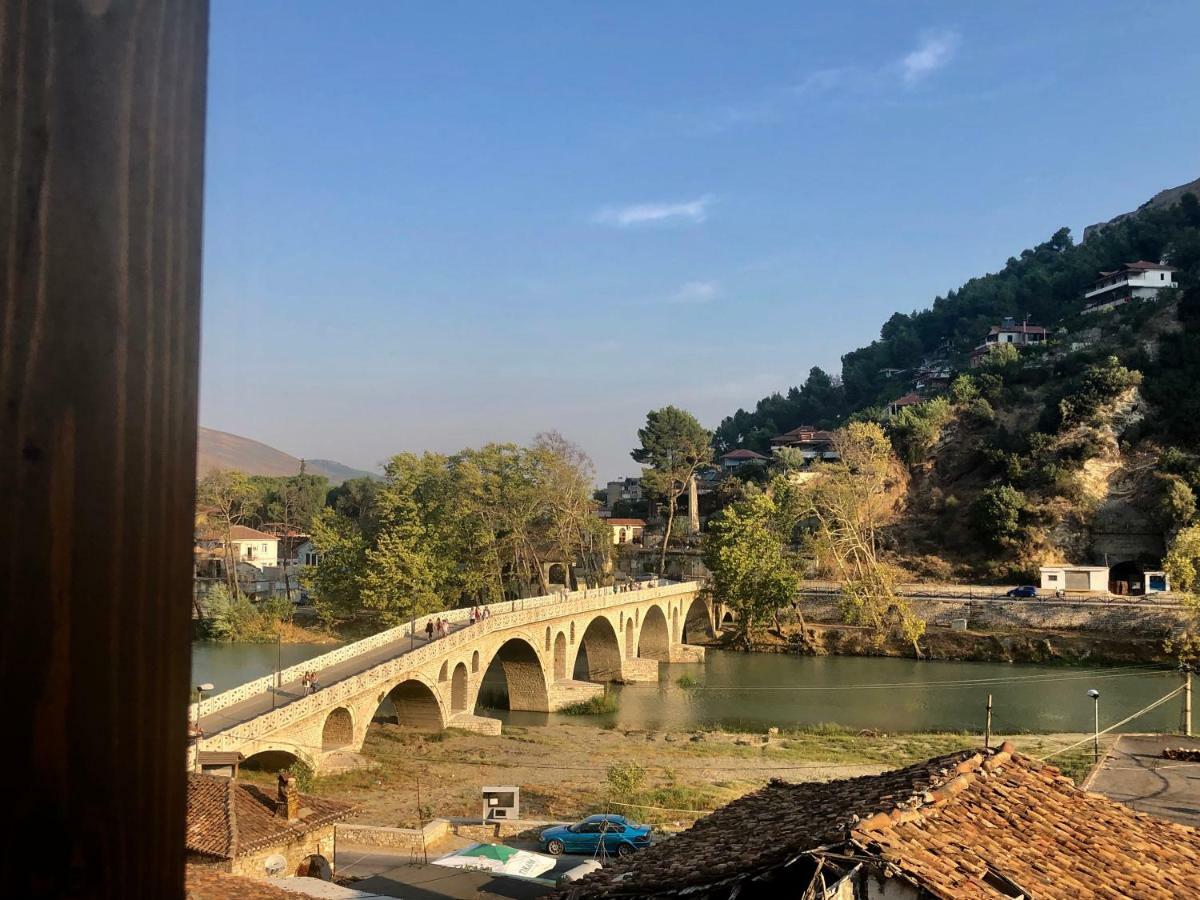 Dhimitri'S Guest House Μπεράτ Εξωτερικό φωτογραφία